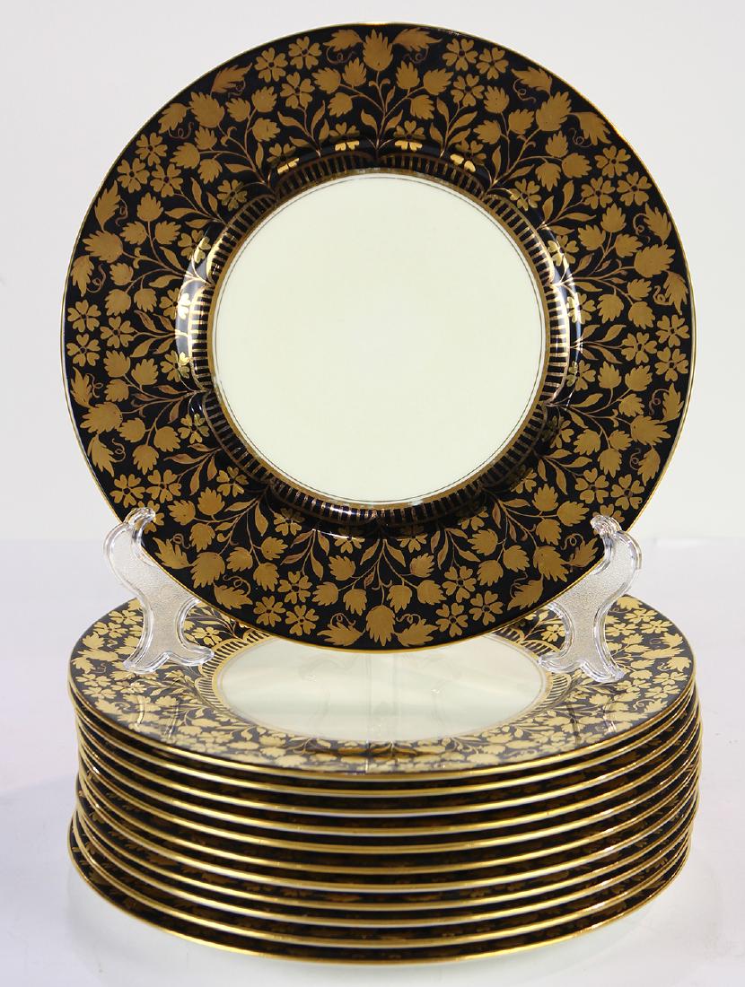 (lot of 12) Wedgewood porcelain chargers, having a (1 of 2)