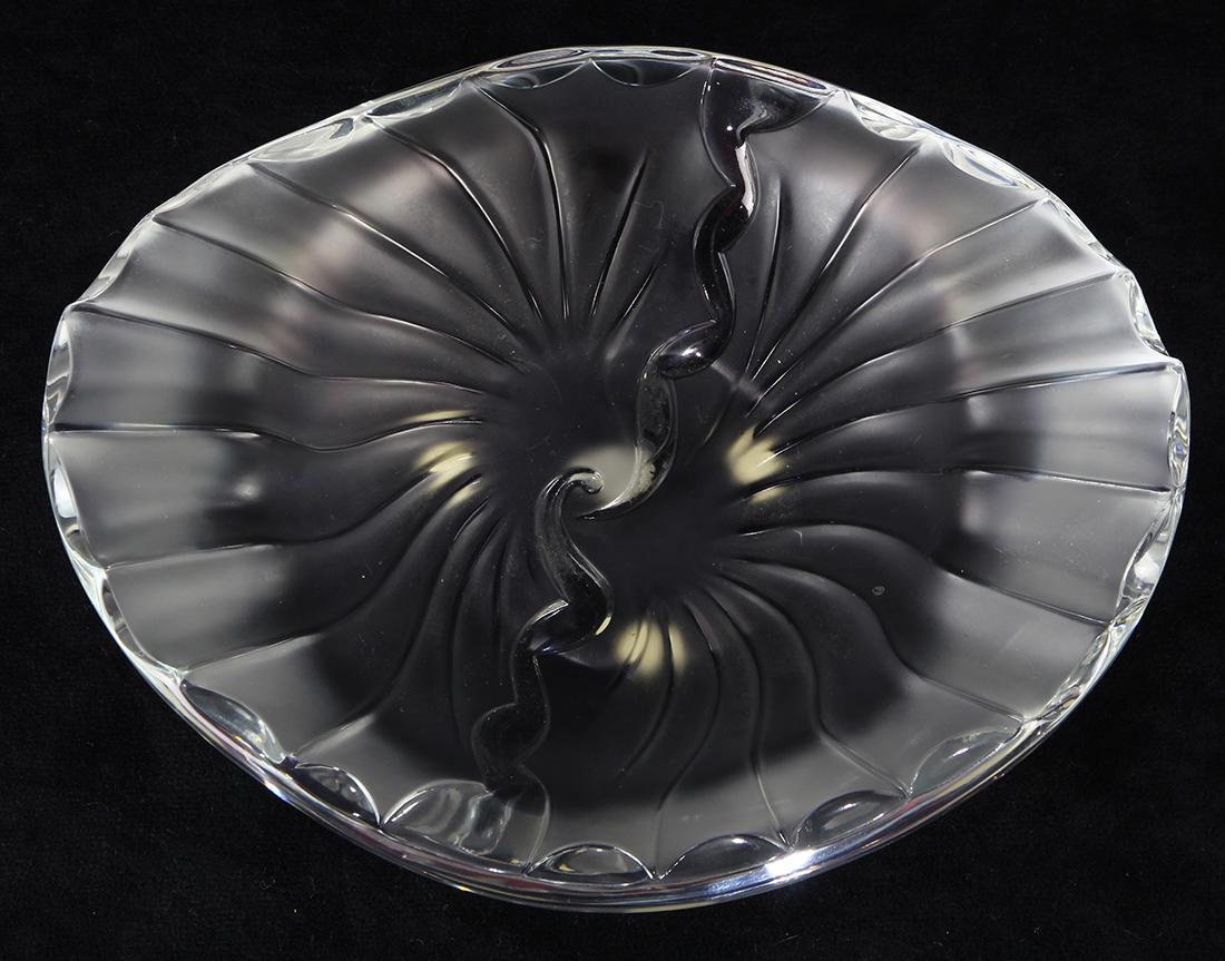Lalique frosted and clear glass candy dish (1 of 4)