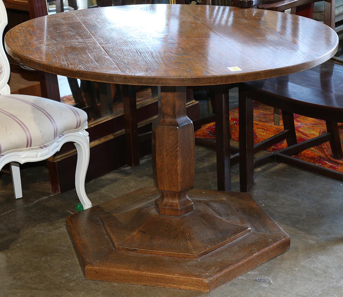 Arts and Crafts style oak circular dining table, rising (1 of 2)