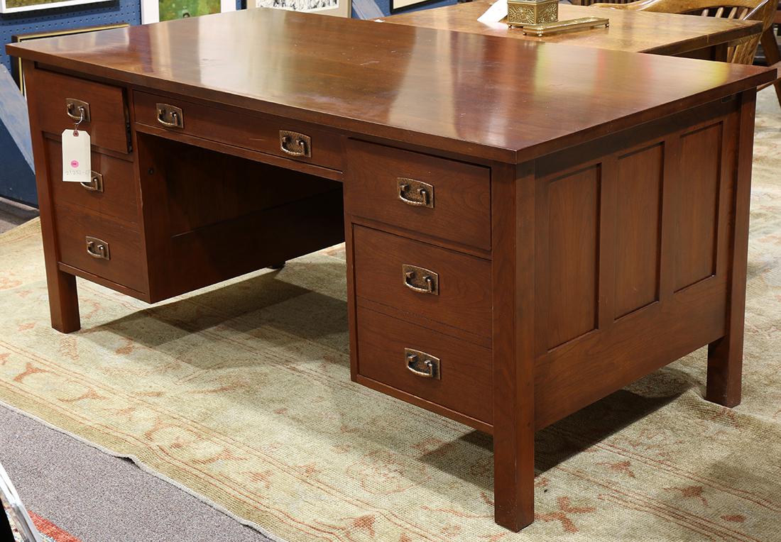Stickley (Audi) Arts and Crafts style executive desk