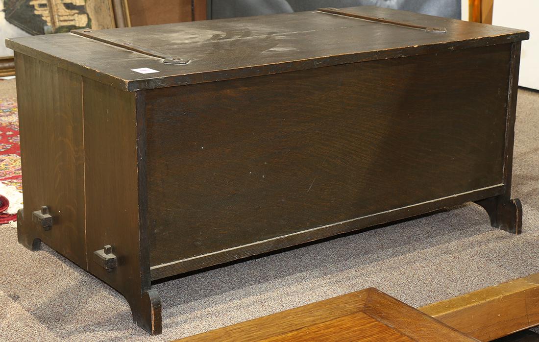 Arts and Crafts quartersawn oak blanket chest circa (1 of 3)