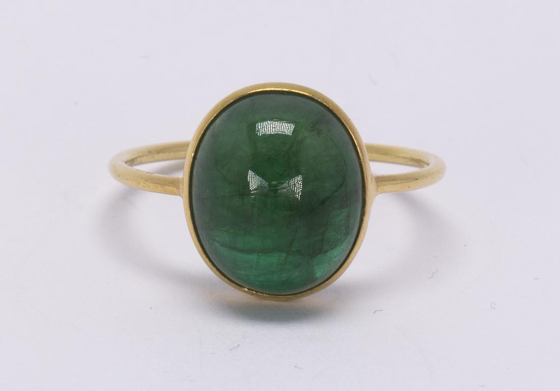 Emerald and 18k yellow gold ring (1 of 3)