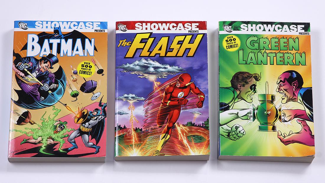 (lot of approx. 40) Comic book collected editions group (1 of 2)