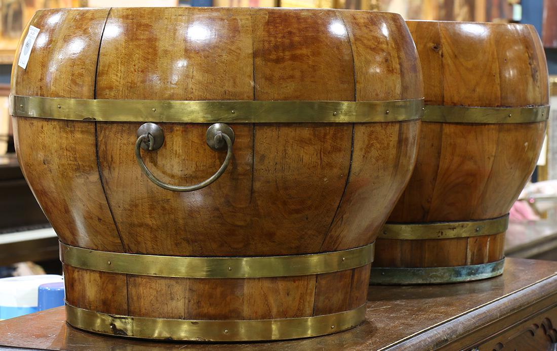 Pair of Chinese turned wood vessels (1 of 2)