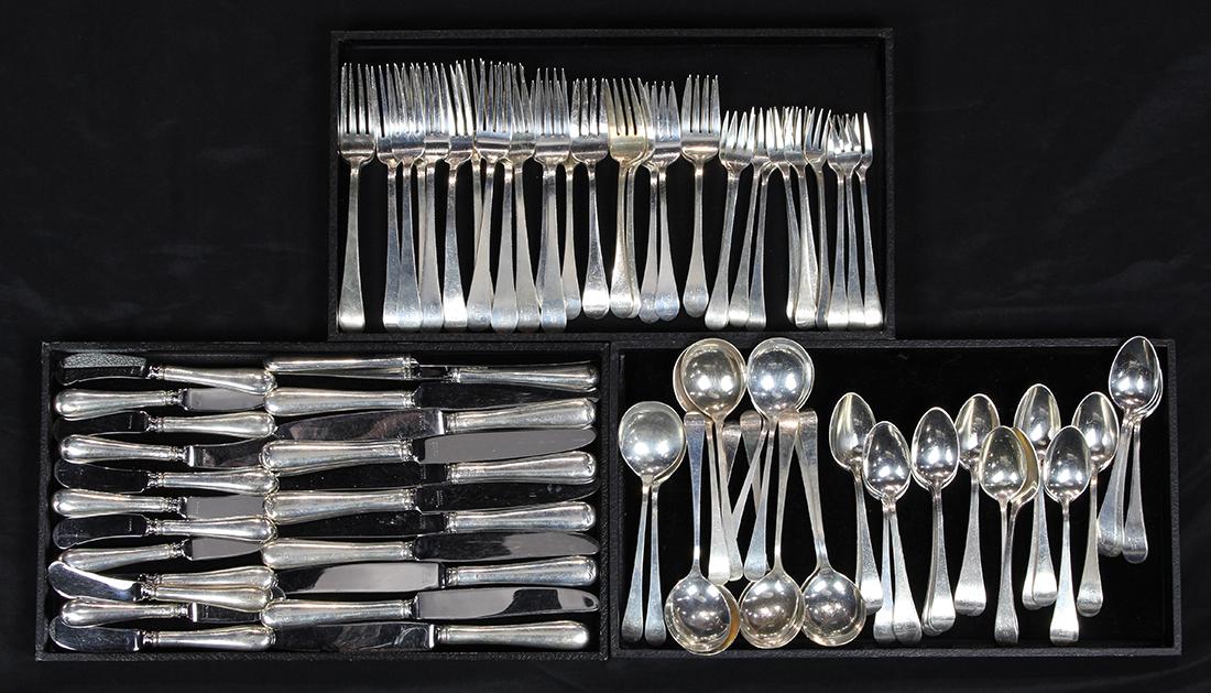 (lot of 94) Tuttle sterling silver flatware service, (1 of 2)