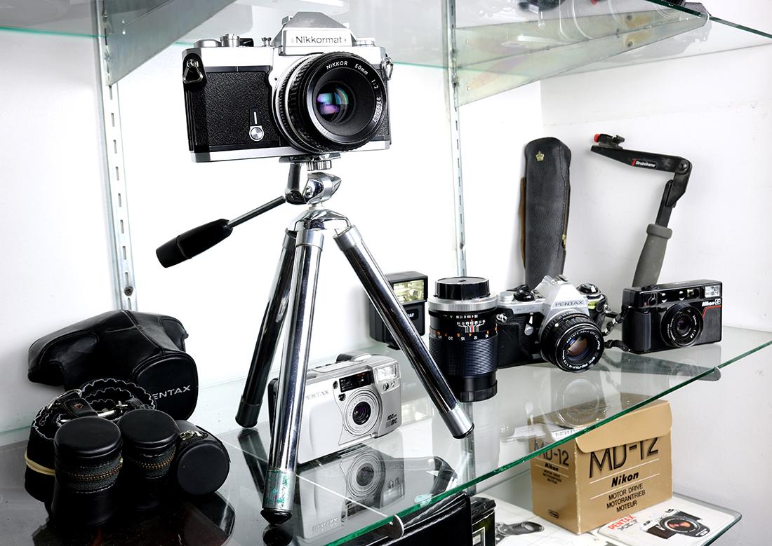 (lot of 10+) Vintage camera and lens group (1 of 6)