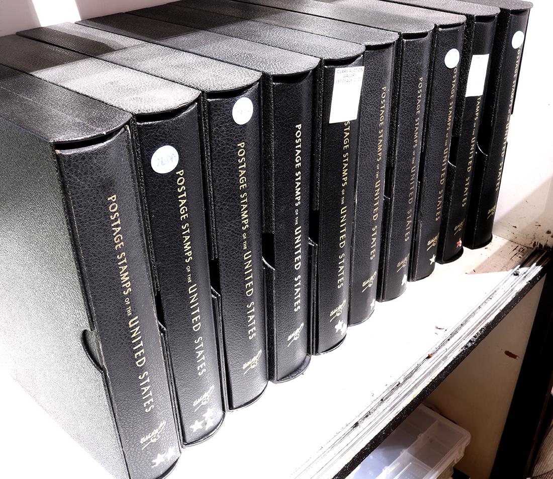 US collection in 10 ad albums, including (1 of 2)