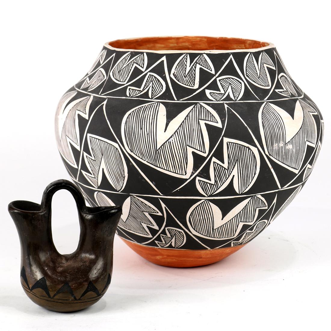 (lot of 2) Ceramic vessel group (1 of 1)