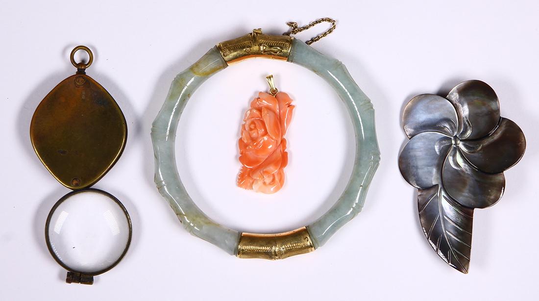 (Lot of 4) Jade, coral, mother-of -pearl, yellow gold, (1 of 1)