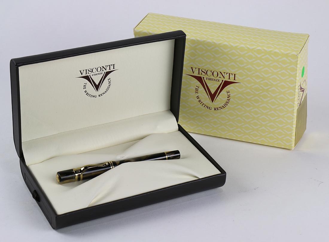 Italian Visconti fountain pen (1 of 3)