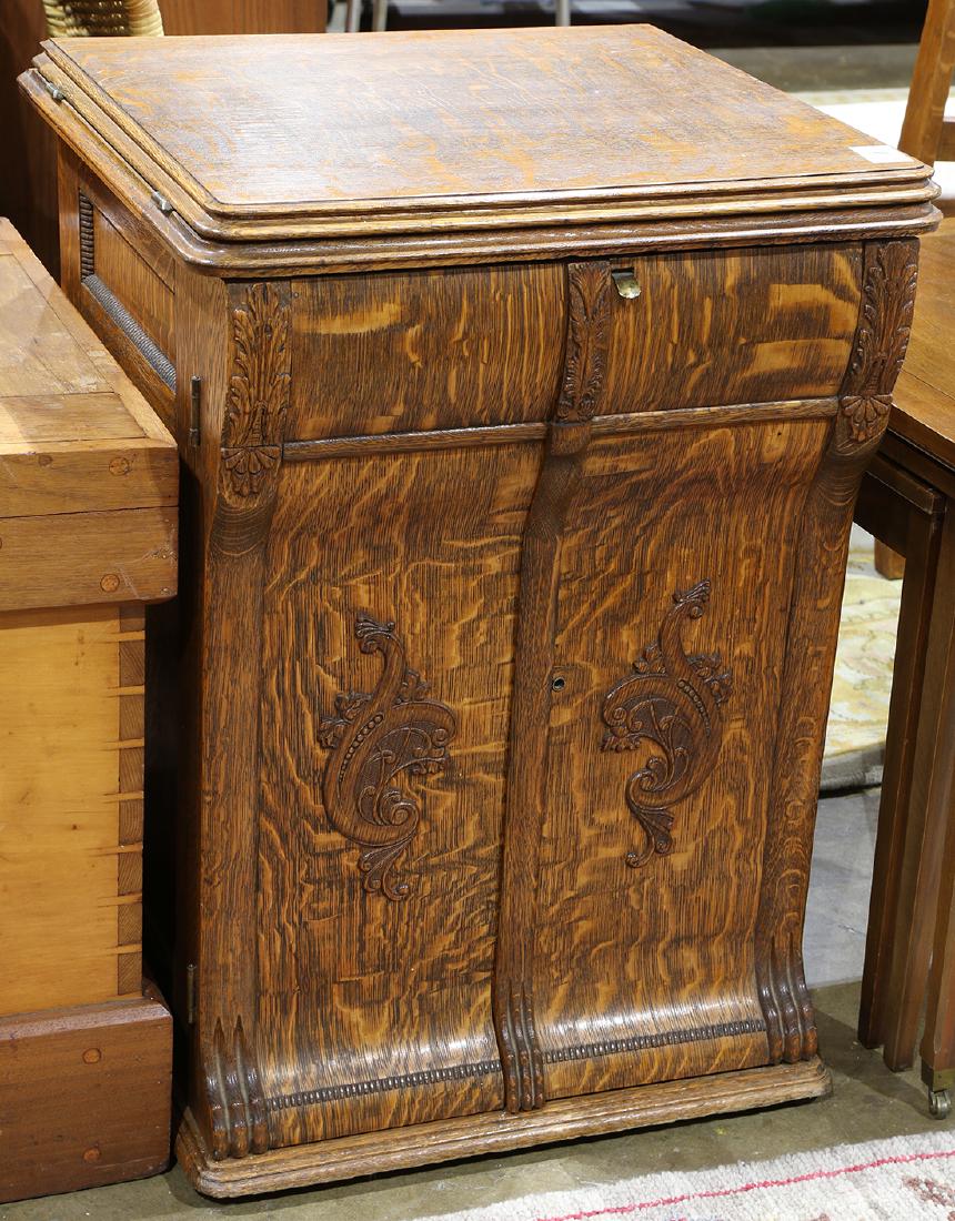 New Home sewing machine, housed in a quartersawn oak (1 of 2)