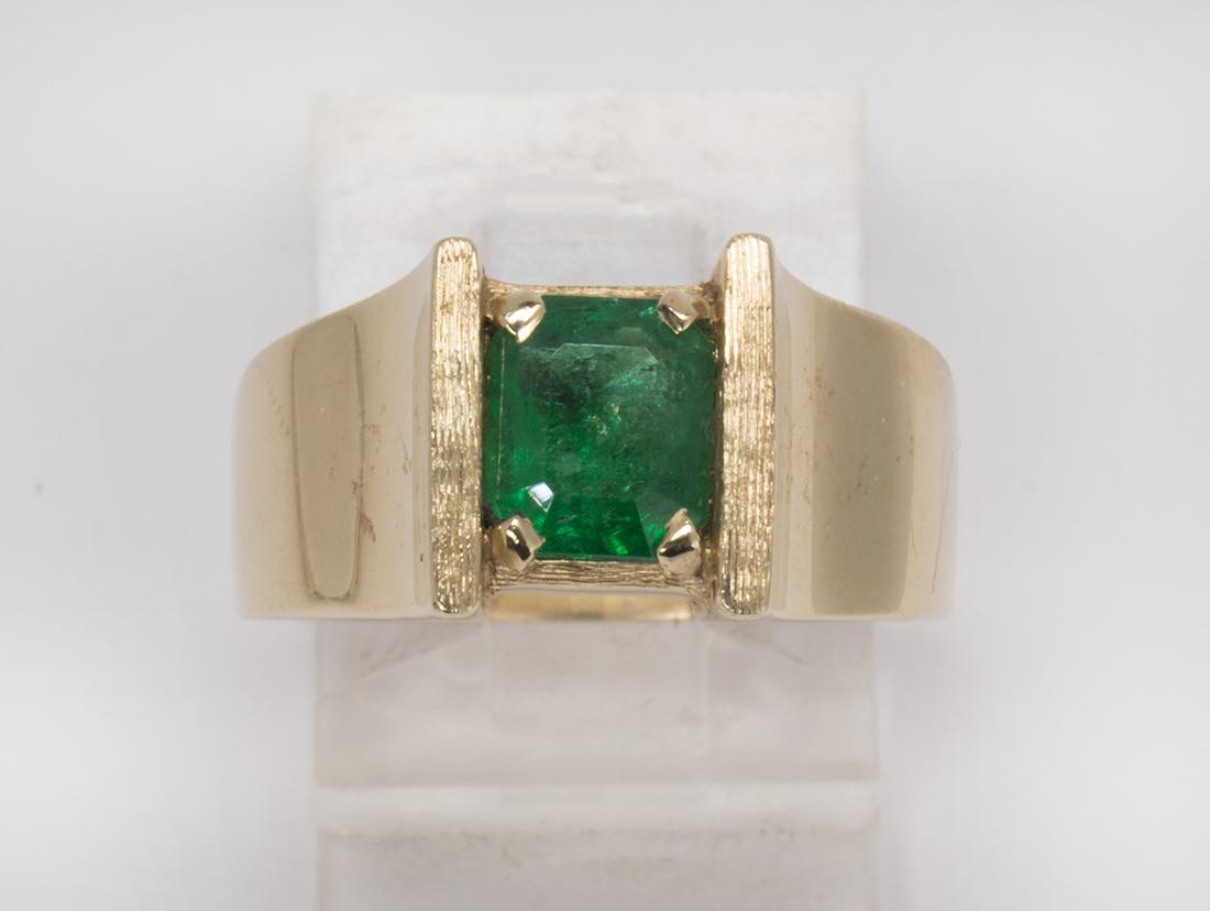 Emerald and 14k yellow gold ring (1 of 2)