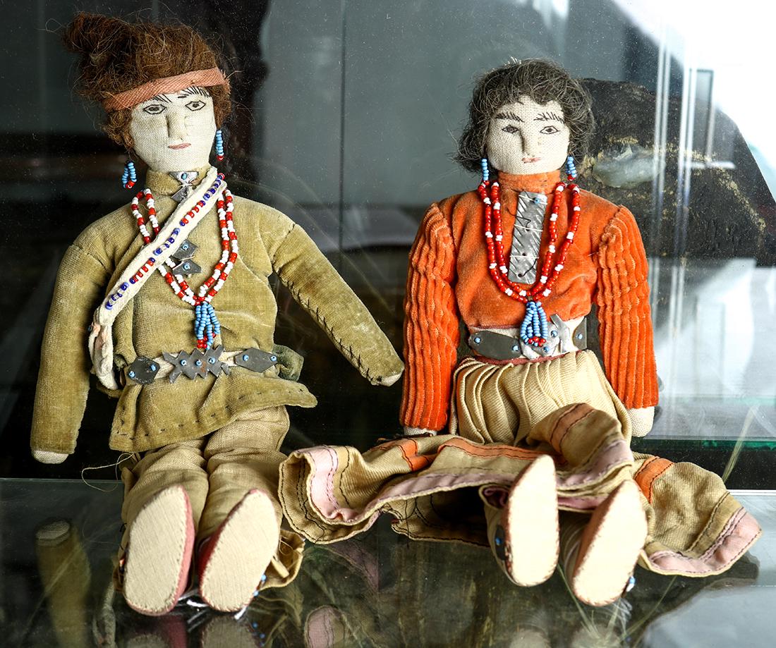 Navajo Coates doll group circa 1940 (1 of 1)