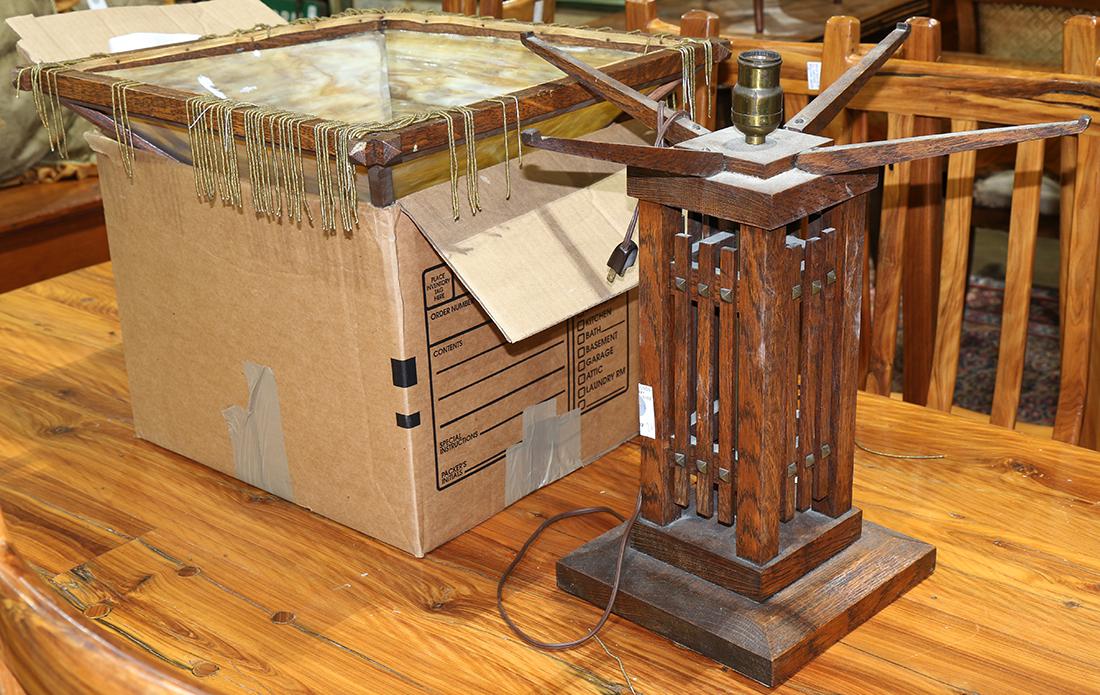 Arts and Crafts slag glass and oak table lamp (1 of 1)