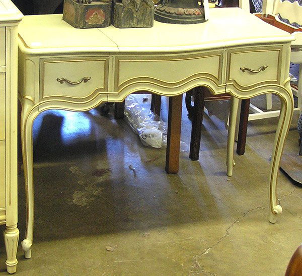 Dressing table: Dressing table with bench and night stand