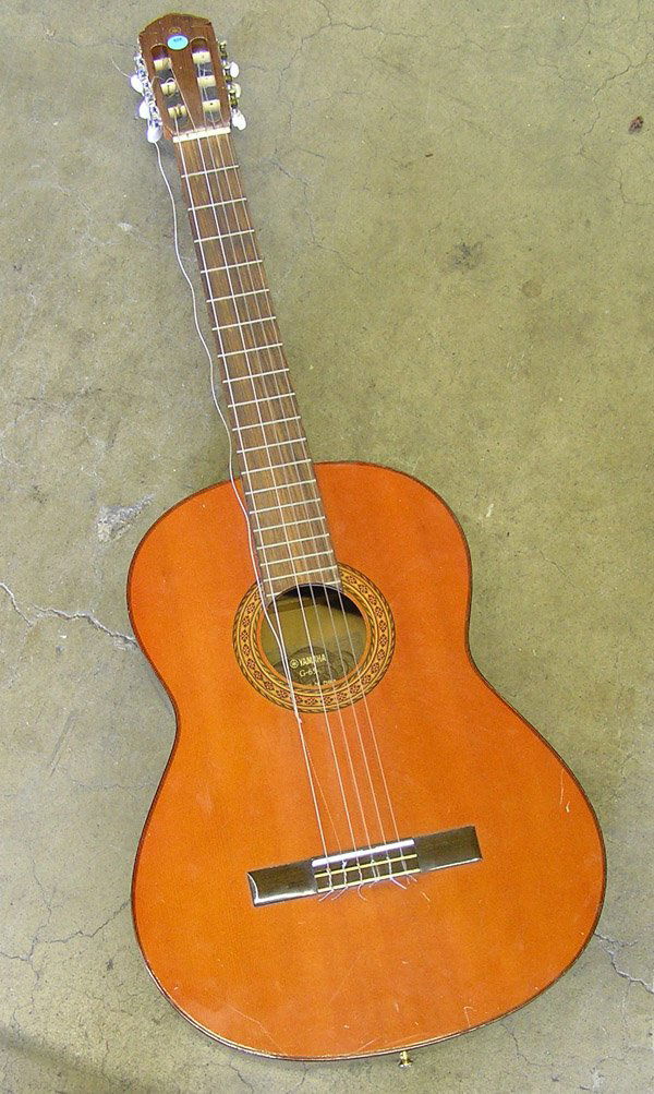 Yamaha G 65 Classical Guitar