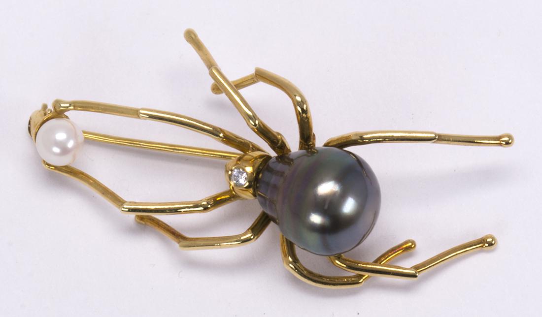 Alishan cultured pearl, diamond and 18k yellow gold (1 of 4)