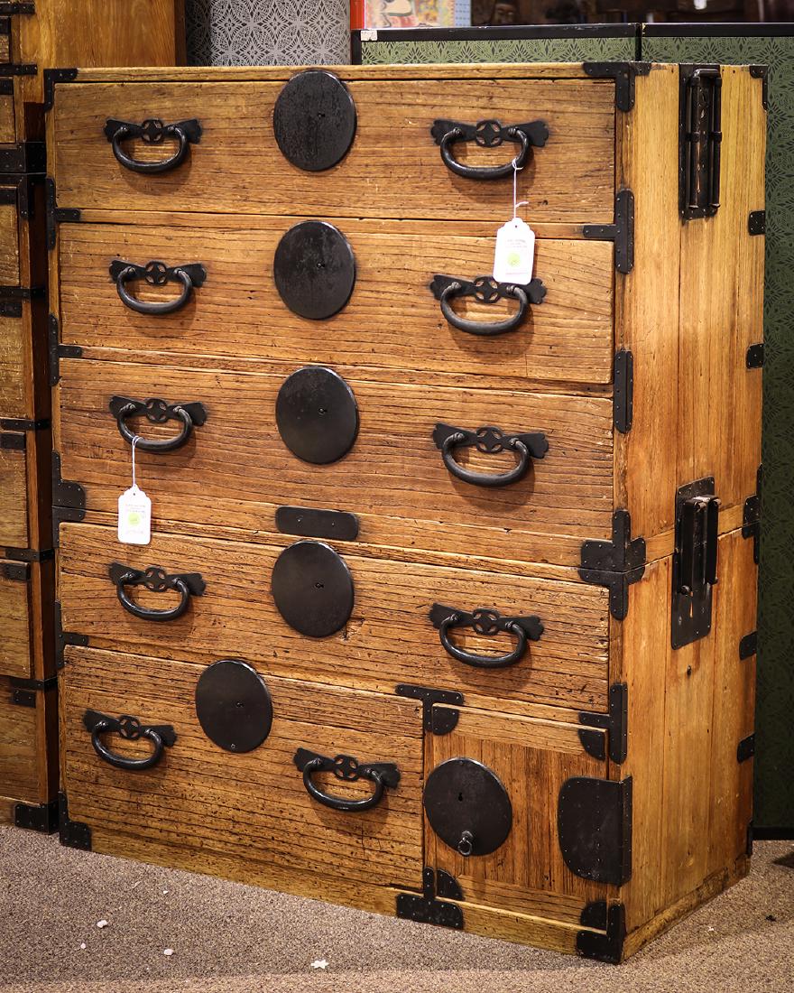 Japanese Isho Two-part Tansu Chest (1 of 4)