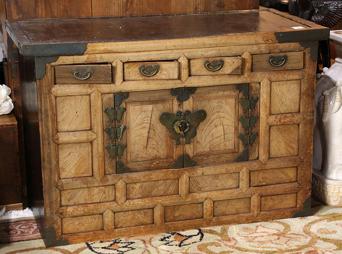 Korean Storage Chest (1 of 1)