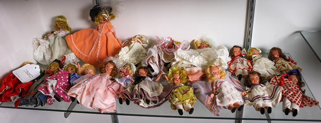 (lot of approx. 21) Nancy Ann story book dolls (1 of 2)