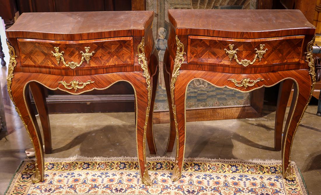 (lot of 2) Louis XV style commodes, each having a: (lot of 2) Louis XV style commodes, each having a shaped top, above a single drawer, and rising on cabriole legs, 27"h x 22"w x 12"d