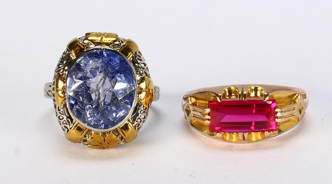 (Lot of 2) Synthetic corundum and 18k gold rings (1 of 3)