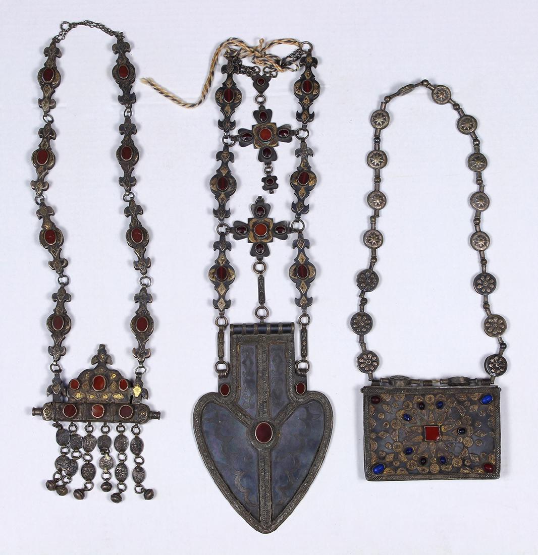 (lot of 3) Group of central Asian jewelry (1 of 2)