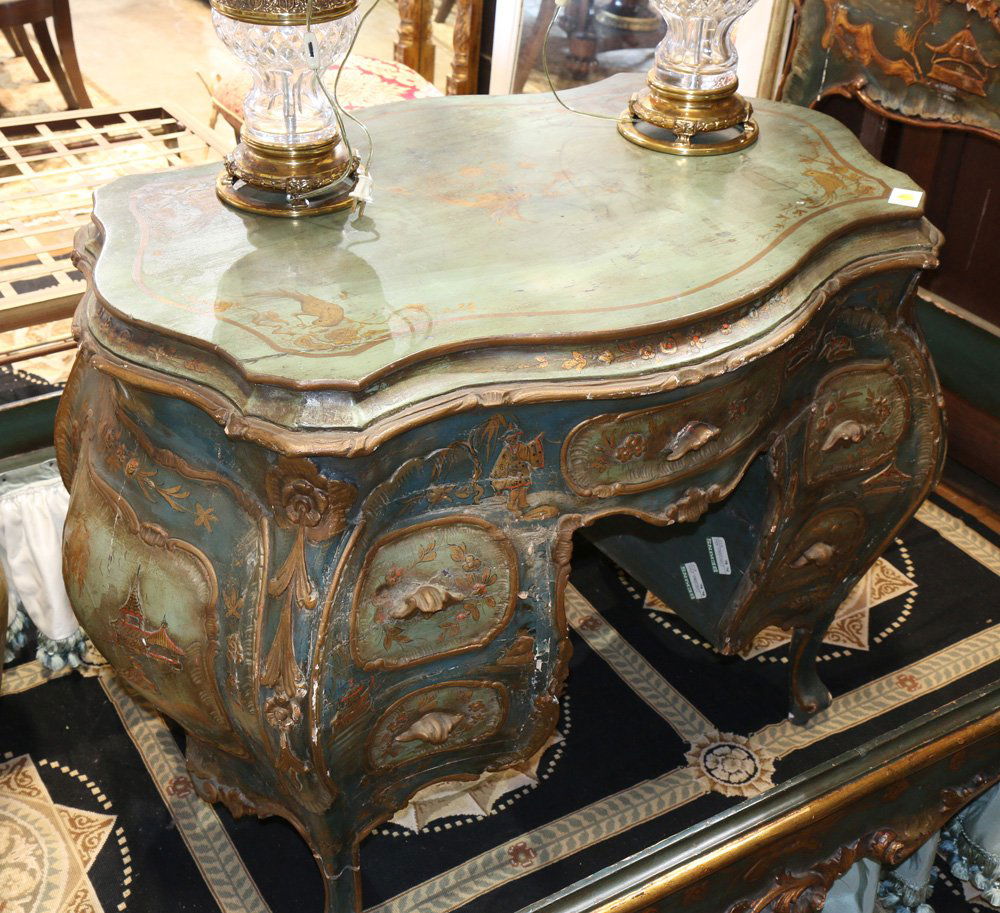 Chinoiserie bombe knee hole vanity desk (1 of 7)