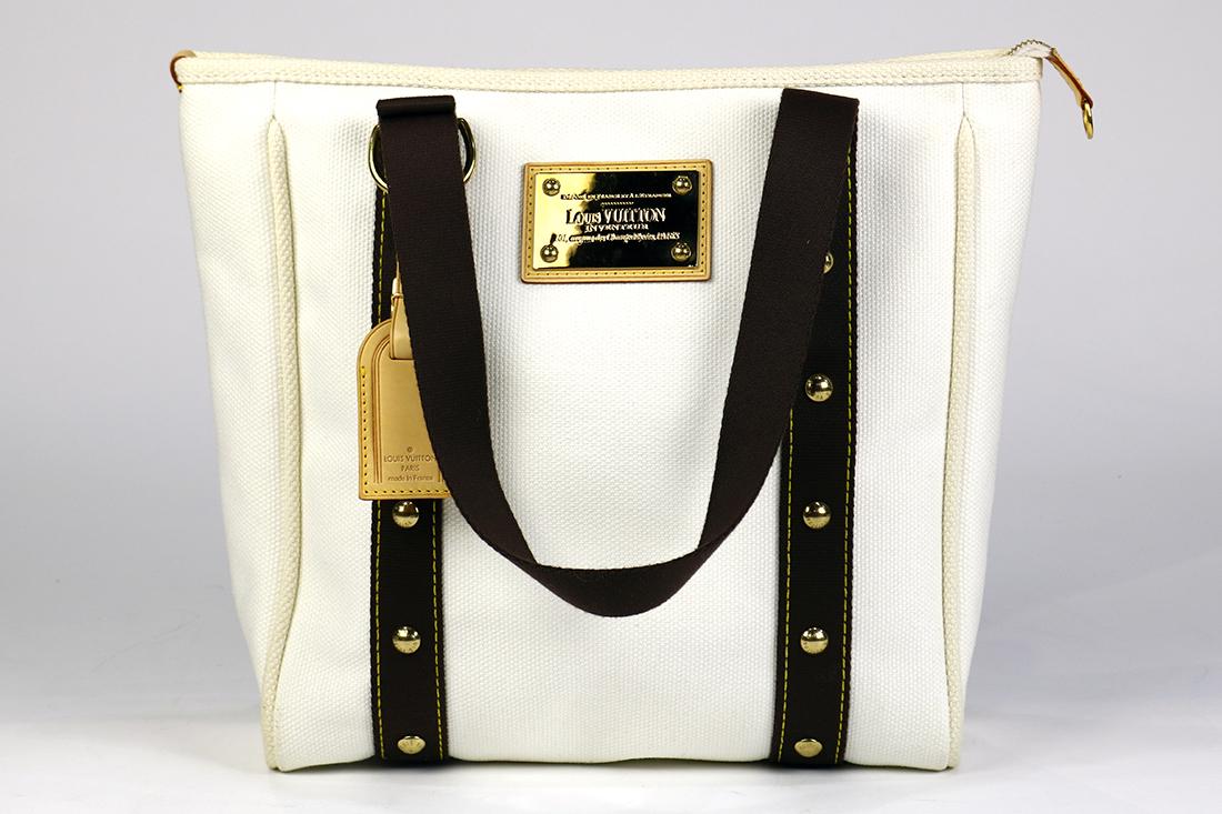 Louis Vuitton Antigua Cabas MM tote bag (1 of 6)