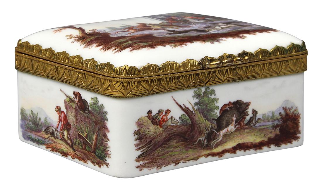 Meissen gilt silver mounted snuff box circa 1725 (1 of 9)