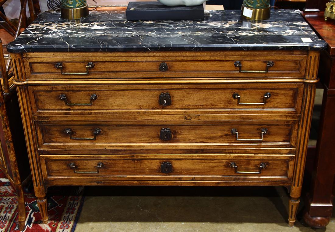 French Neoclassical style chest of drawers, having a (1 of 1)