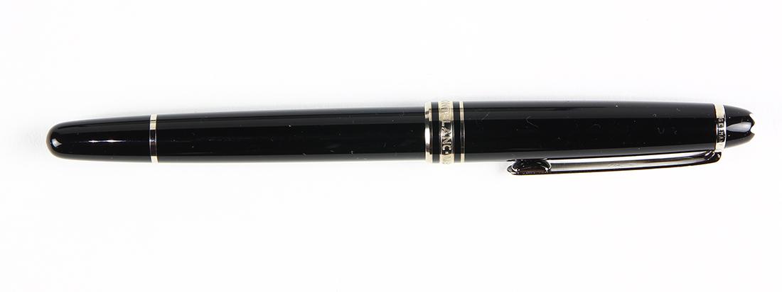 Mont Blanc Classique rollerball pen, having a black (1 of 5)