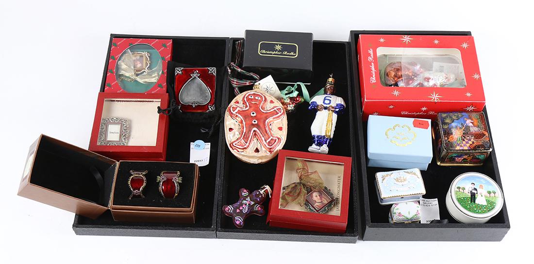 Assorted decorative articles (1 of 1)