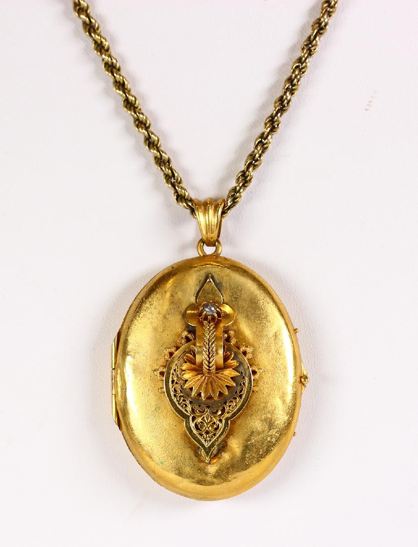 Victorian locket pendant-necklace (1 of 2)