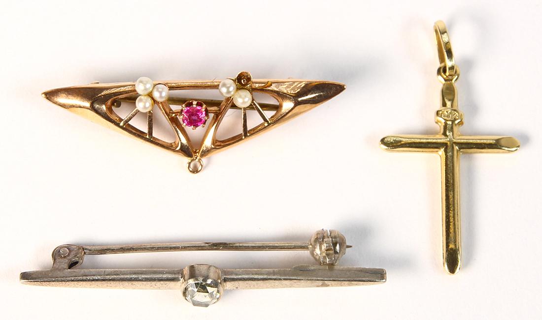 Diamond, ruby, cultured pearl, yellow gold and silver (1 of 1)