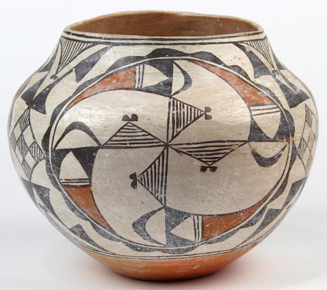 Acoma pottery olla or water jar, having a shouldered (1 of 4)