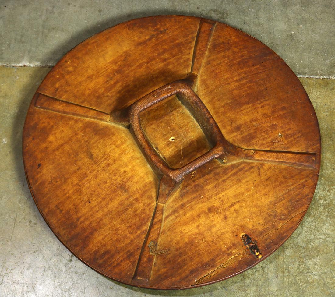 Bangsa Moro Philippines round wood shield, with red (1 of 3)