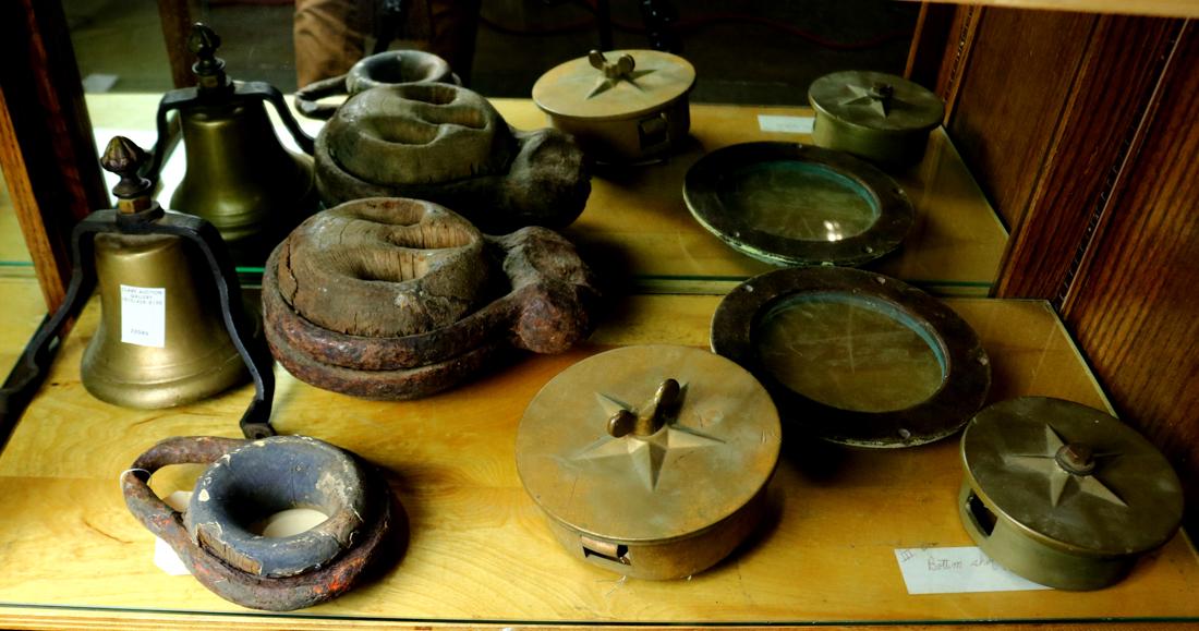 (lot of 6) Assorted maritime hardware group, consisting (1 of 6)