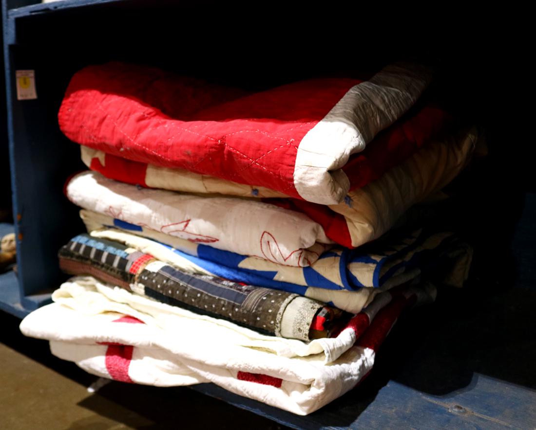 (lot of 6) Assorted quilt group, consisting of cotton (1 of 1)