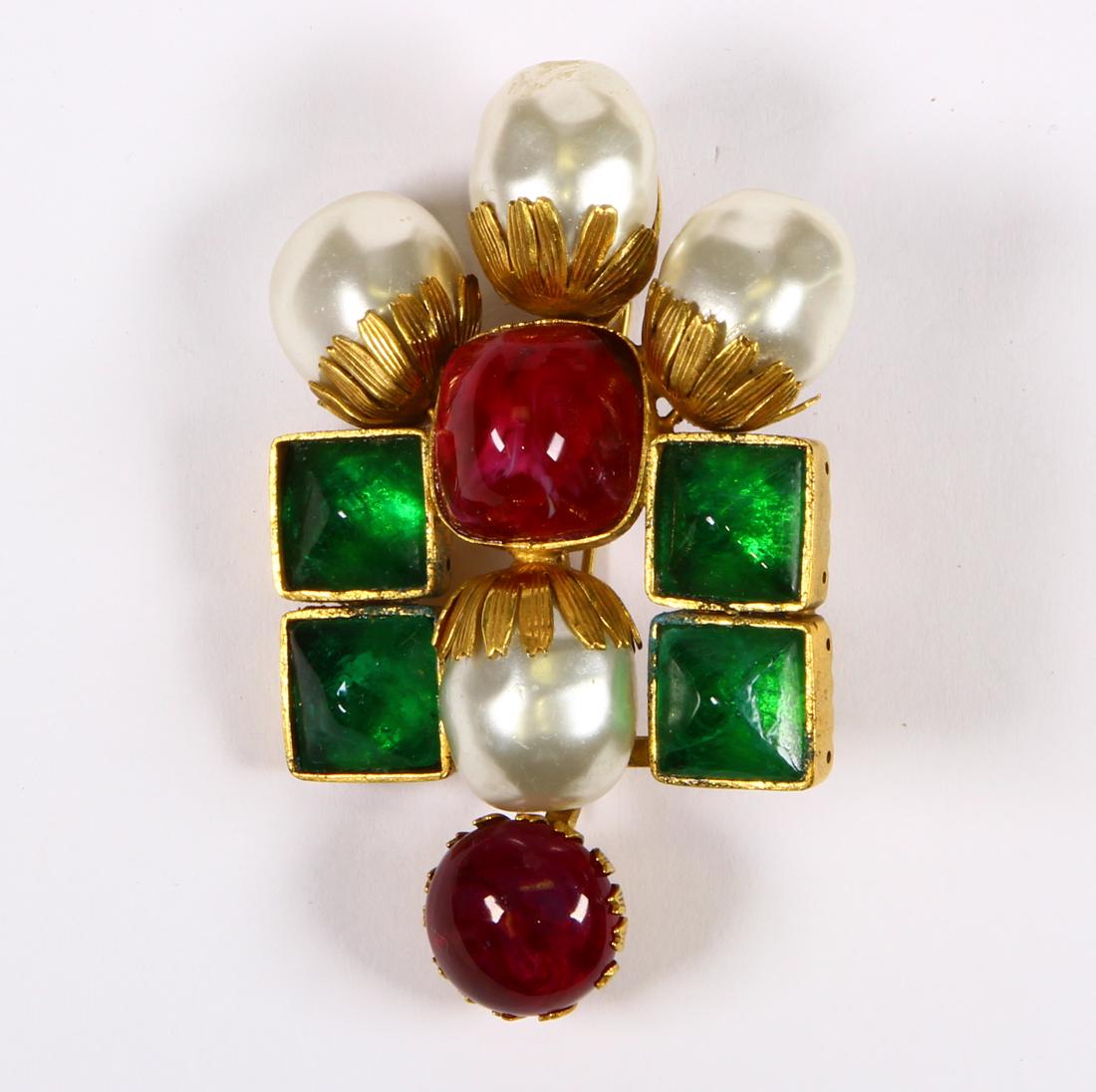 Chanel pendant-brooch (1 of 2)