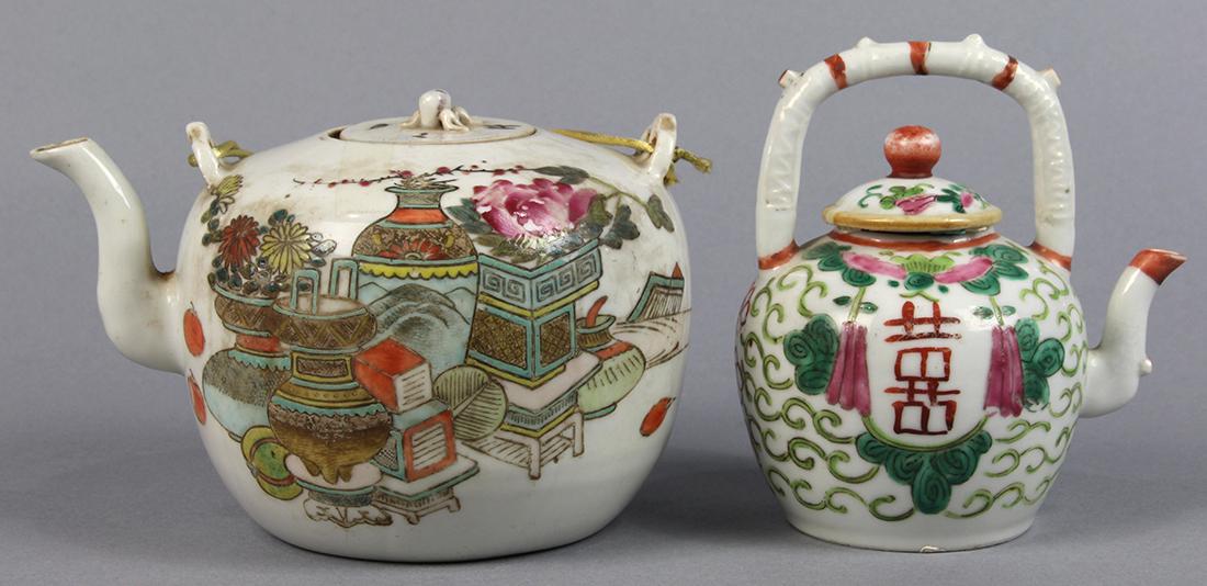 Two Chinese Porcelain Teapots (1 of 7)