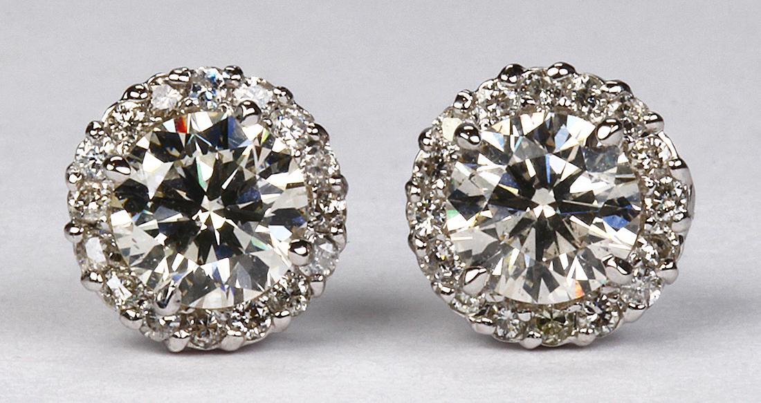 Pair of diamond and 18k white gold earrings (1 of 3)