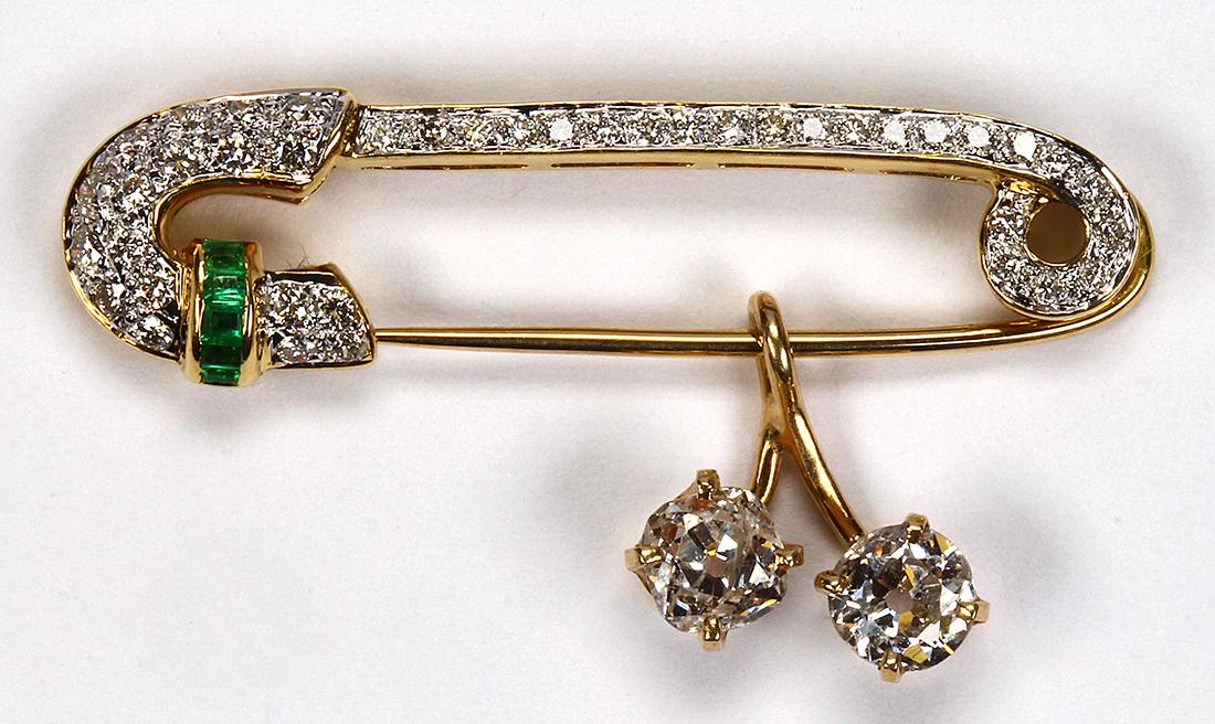 Diamond, emerald and yellow gold pendant-brooch (1 of 3)
