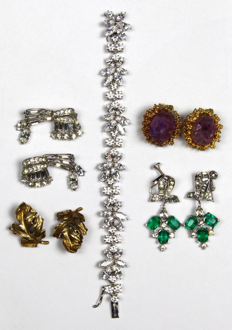 Collection of costume jewelry: Collection of costume jewelry Including 1) pair of amethyst crystal cluster and metal non-pierced earrings; 1) pair of metal leaf non-pierced earrings; 2) pairs of costume earrings; together with 1) c