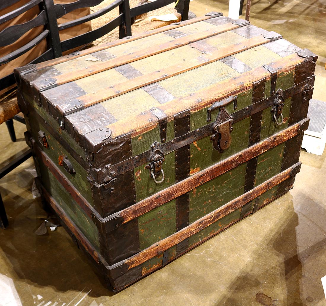 Vintage ribbed steamer trunk, 23"h x 2'8''w 20"d (1 of 1)