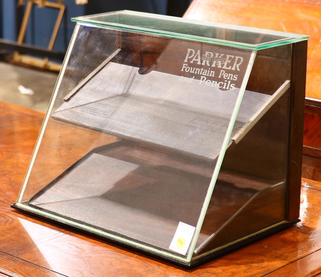 Vintage Parker fountain pen display case, having two May 18, 2019