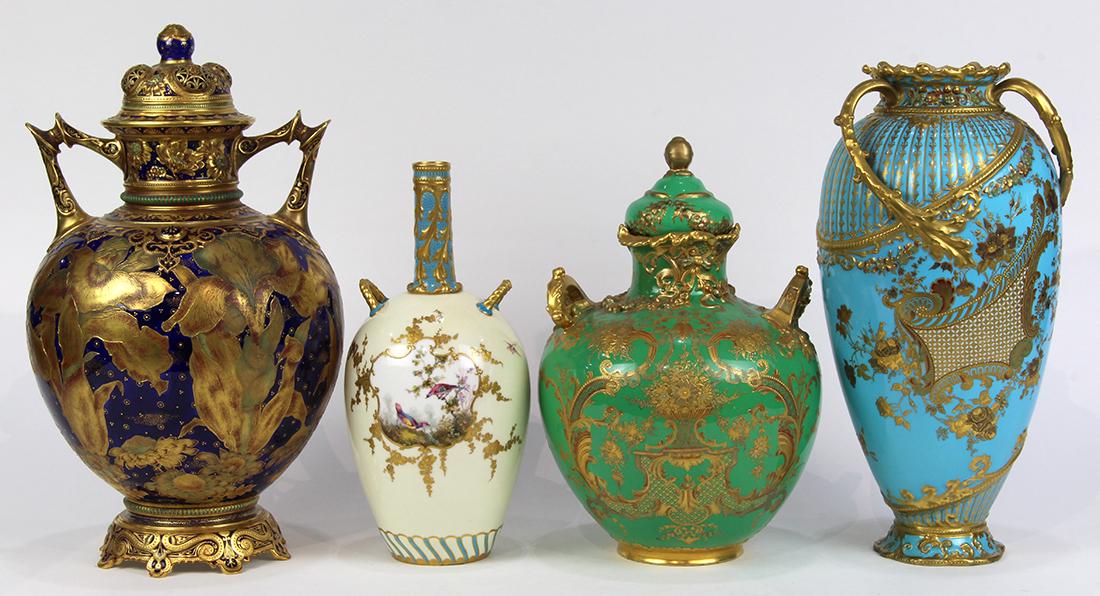 Royal Crown Derby porcelain group, consisting of a (1 of 8)