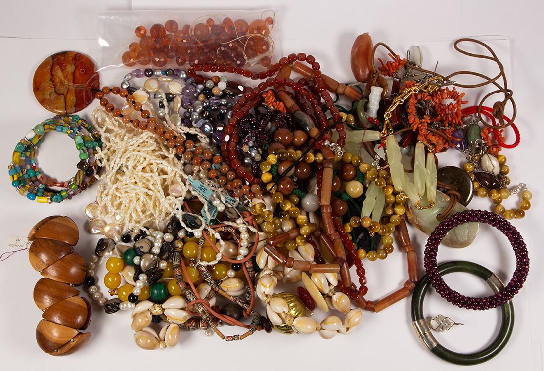 Collection of multi-stone bead, silver and metal (1 of 1)