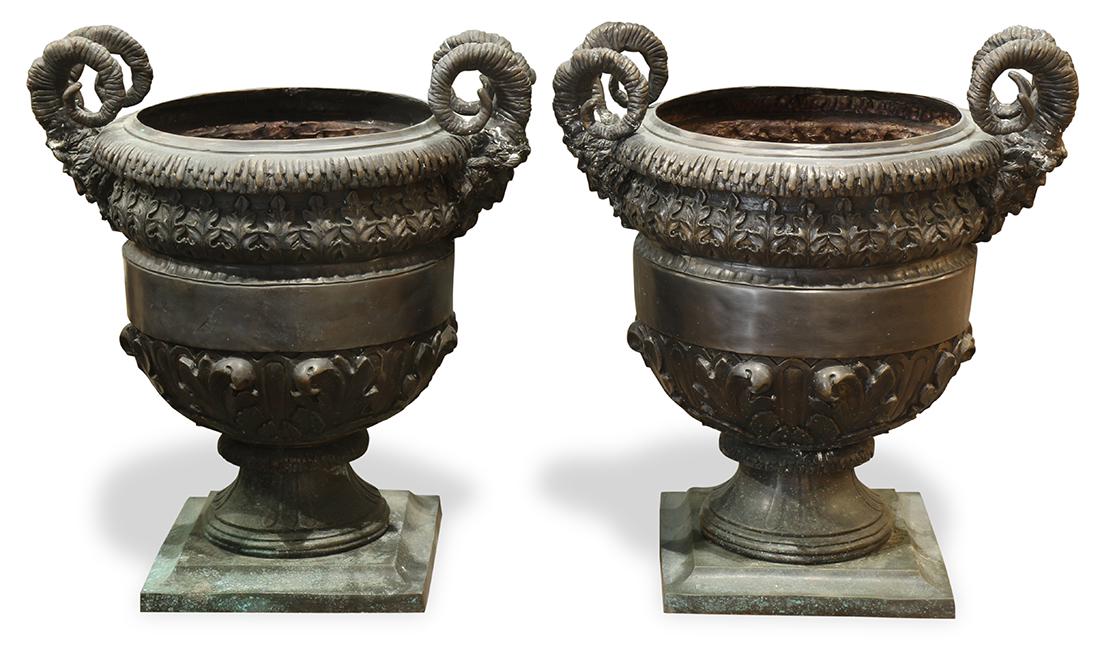 Pair of patinated bronze garden urns (1 of 3)
