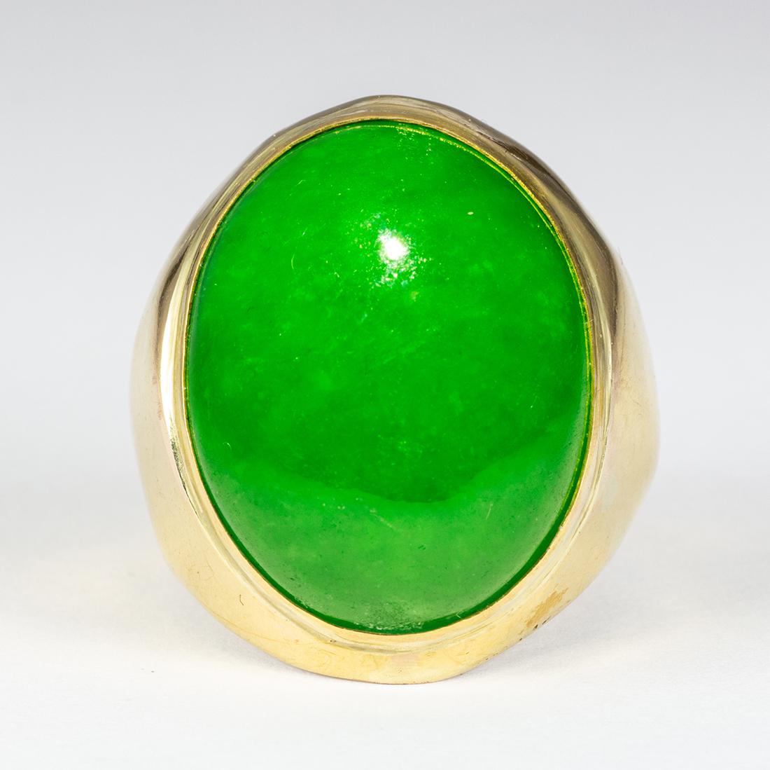 Jadeite and 18k yellow gold ring (1 of 5)